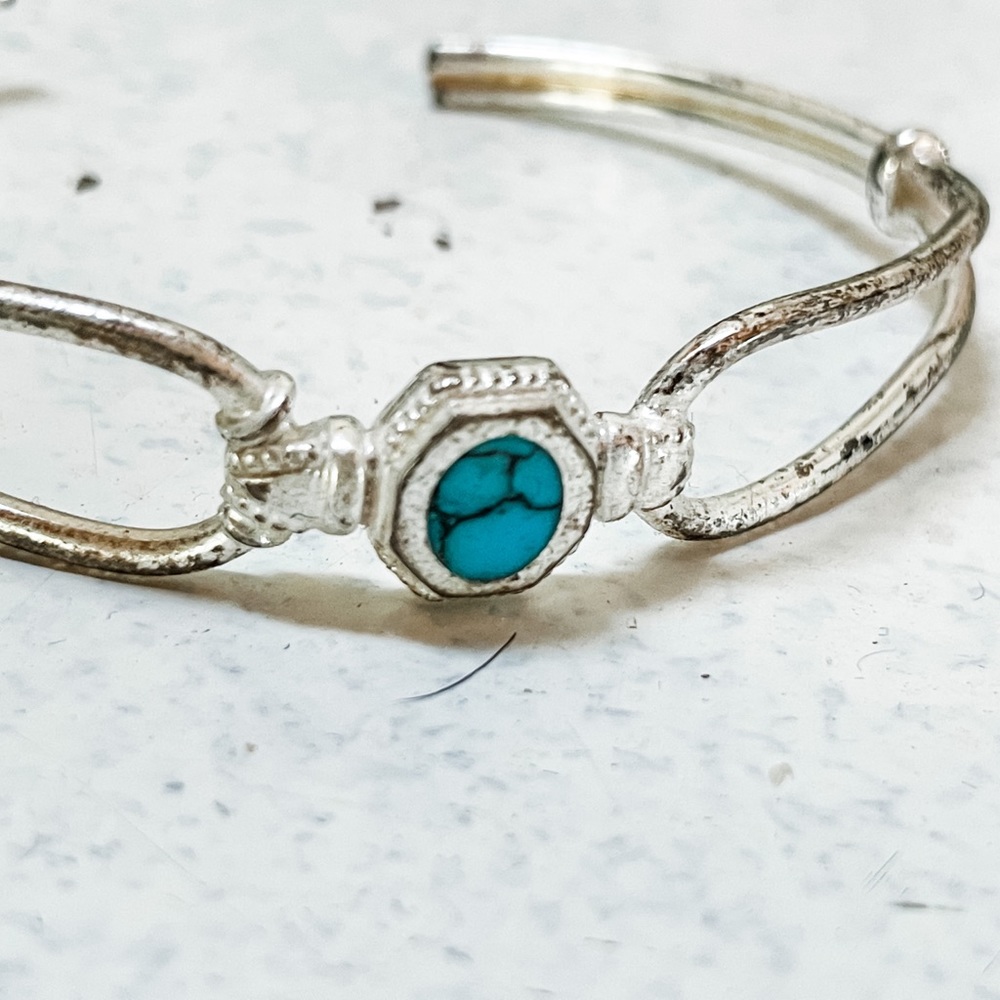 Antiqued silver and turquoise bracelet - Picture 2 of 4